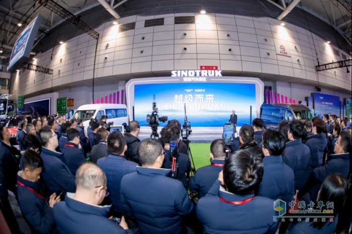 新品齊發(fā)、硬核挑戰(zhàn)、邁向國際 中國重汽輕型汽車的2024年