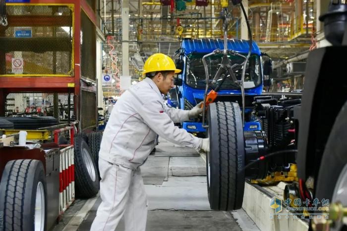 東風(fēng)商用車：乘勢而上！高產(chǎn)突破進(jìn)行時