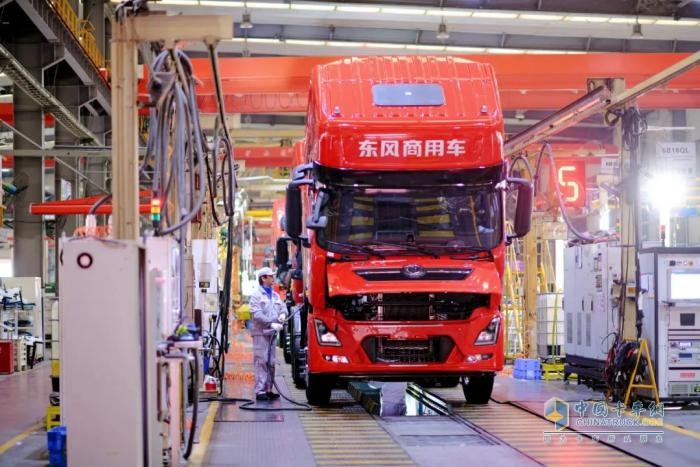 東風(fēng)商用車：乘勢而上！高產(chǎn)突破進(jìn)行時