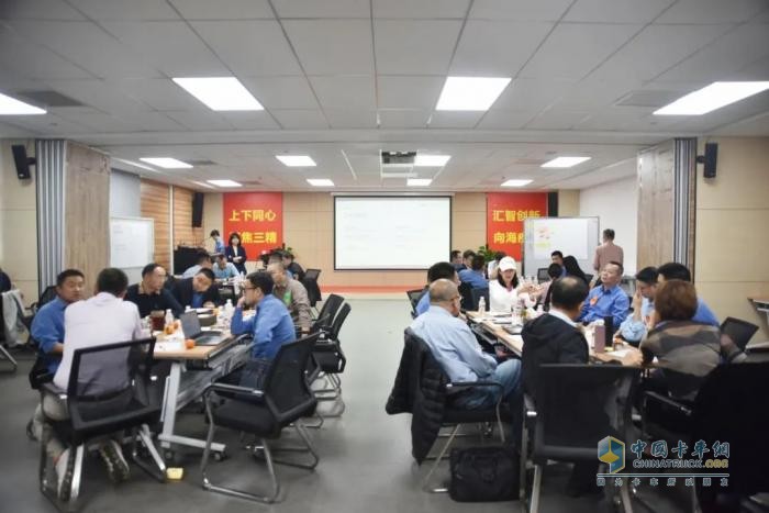 簽約1500臺！東風柳汽與中歐國際工商學院“龍行工程”生態(tài)共創(chuàng)合作項目啟動