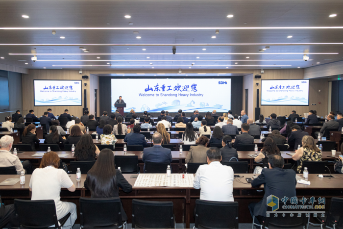 以高端裝備為媒，山東重工與47國友人共繪全球合作新藍圖