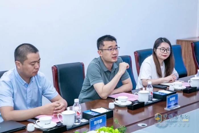 打造行業(yè)新典范！福田歐曼與誠泰租賃達成500臺新能源重卡采購合作，共筑綠色運力新生態(tài)