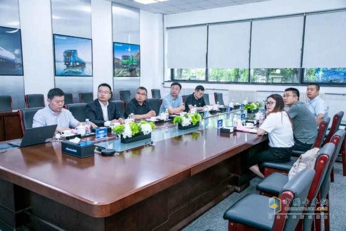 打造行業(yè)新典范！福田歐曼與誠泰租賃達成500臺新能源重卡采購合作，共筑綠色運力新生態(tài)