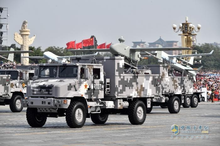 解放軍車，在天安門廣場成功受閱！