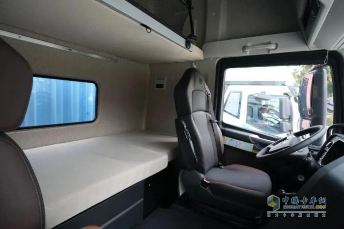解放J7 6DV1 640馬力牽引車，讓贏運(yùn)如虎添翼