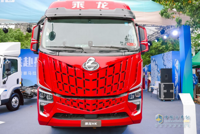 乘龍向上 共赴星海，乘龍跑團(tuán)2025柳州馬拉松激情開跑