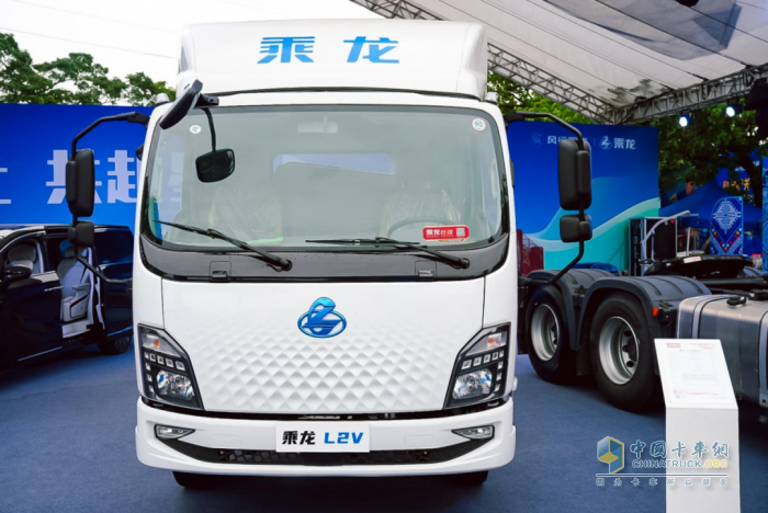 乘龍向上 共赴星海，乘龍跑團(tuán)2025柳州馬拉松激情開跑