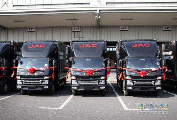 交車捷報頻傳，江淮1卡品牌勢能持續(xù)燃動