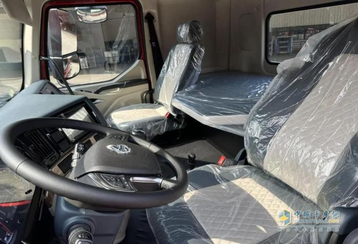 東風柳汽乘龍,H5 6x2 LNG載貨車,物流行業(yè)