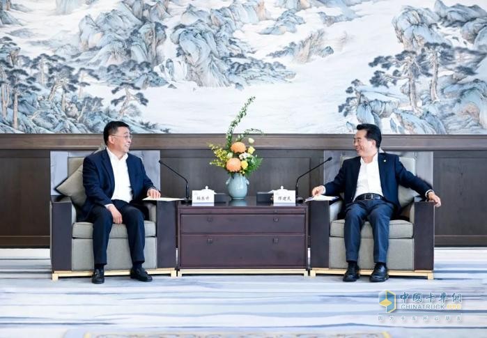 徐工集團(tuán)與招商局集團(tuán)簽署戰(zhàn)略合作框架協(xié)議