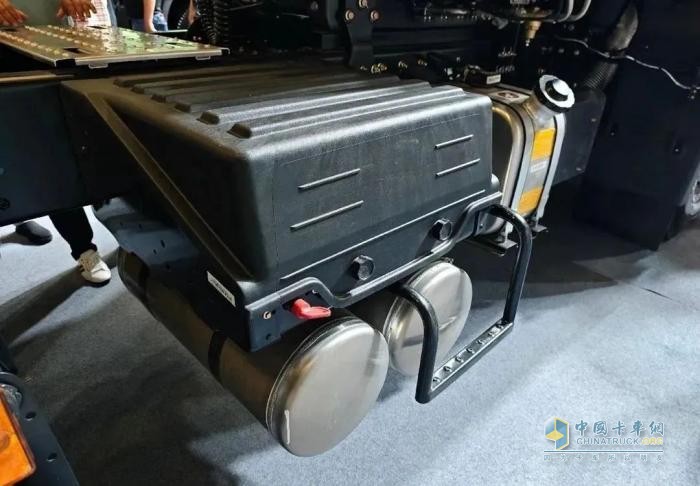 39.99萬元買630馬力燃氣車 還送一臺奇瑞冰淇淋！看奇瑞商用車全新“金鳳凰”重卡