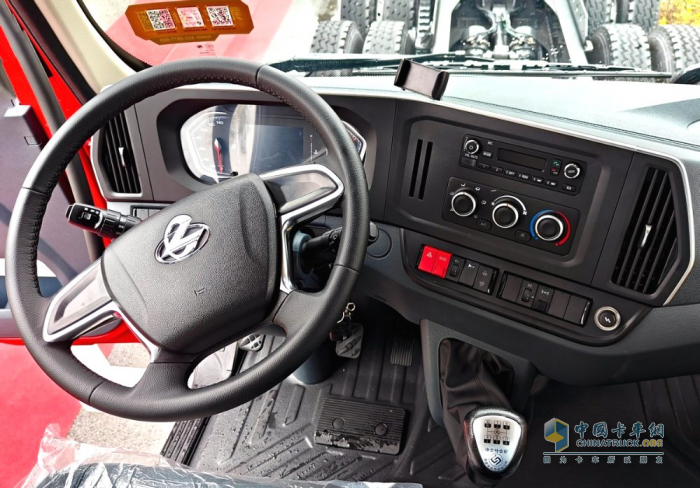 雨季作業(yè) 可靠為王！乘龍M3 4×2極限自卸車(chē)，工程運(yùn)輸?shù)摹叭軕?zhàn)士”來(lái)了！
