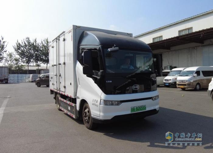第八屆發(fā)現(xiàn)信賴盛典 比亞迪T5D勇奪綠色運輸純電載貨車桂冠！