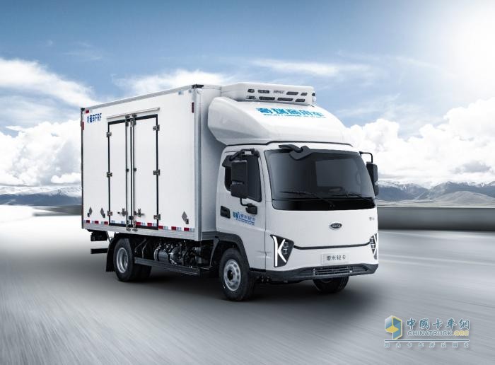 破冰冷鏈新局，頭部冷鏈物流企業(yè)為何偏愛零米冰河冷藏車？