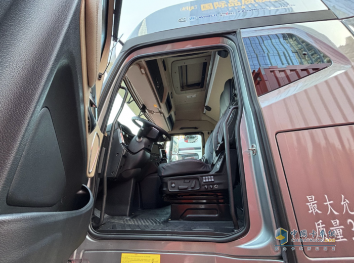 縱橫南北，長途運(yùn)輸首選江淮跨越K7 6×4天然氣牽引車！