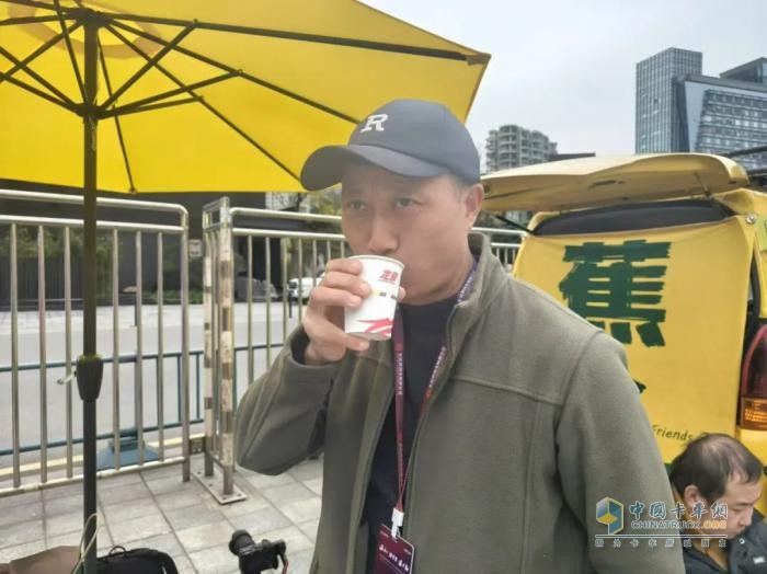 燃動(dòng)未來(lái)！東風(fēng)商用車(chē)2025合作伙伴大會(huì)，龍擎動(dòng)力“鏈”接精彩