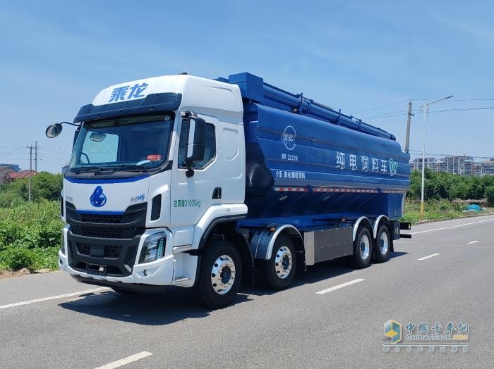 乘龍H5電動(dòng)飼料車：省錢高效，助您“糧草”無(wú)憂