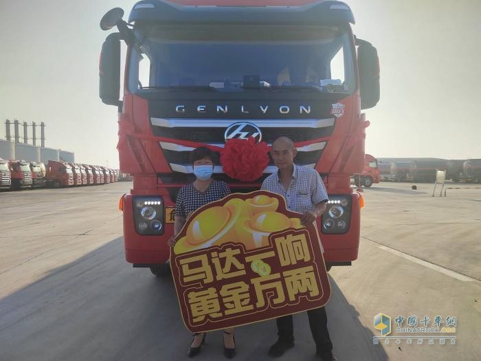 臨“?！辈粦?，紅巖杰獅C6-M PLUS牽引車伴您安全前行