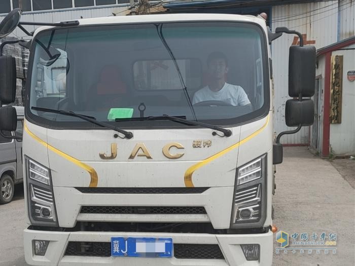 經(jīng)營家居20年，從雇車到買車，他的江淮1卡駿鈴為什么越來越多？