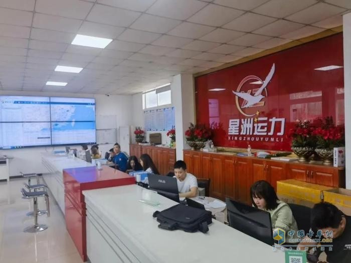 再增購20輛！星洲運(yùn)力葉總直呼買晚了，聯(lián)合重卡究竟有何魔力？