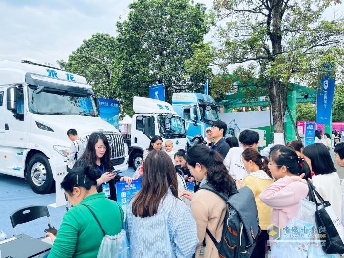 以馬拉松精神不斷進取，東風(fēng)柳汽乘龍與中國汽車工業(yè)共奔跑