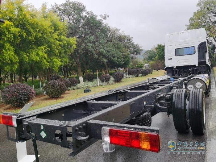 百公里氣耗低至17kg，乘龍H5燃?xì)饩G通載貨車讓你賺更多
