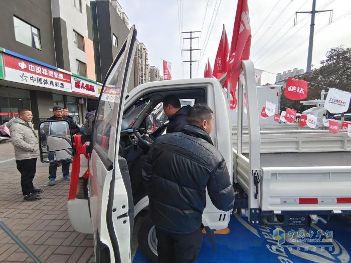 從司機(jī)到老板，他為何越來越“偏愛”江淮1卡愷達(dá)？
