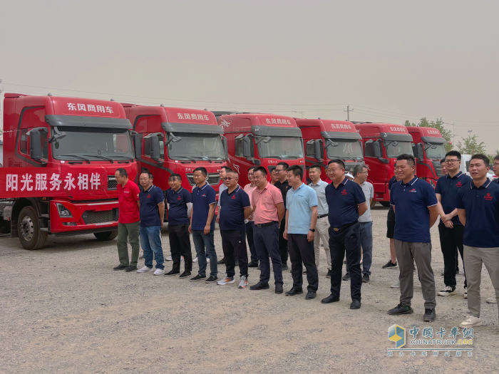 東風(fēng)商用車啟幕節(jié)氣挑戰(zhàn)賽，示范“疆煤外運(yùn)”綠色低碳轉(zhuǎn)型