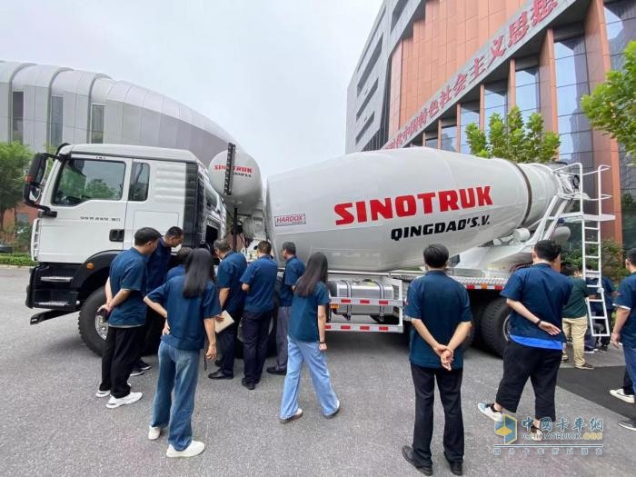 可靠耐用 品質(zhì)領(lǐng)航 中國(guó)重汽ZNDC版攪拌車(chē)成為運(yùn)營(yíng)增效新引擎