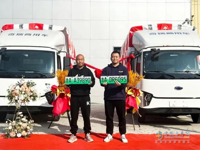 零米輕卡好用車攜手運(yùn)滿滿，助力明星司機(jī)開啟貨運(yùn)新征程