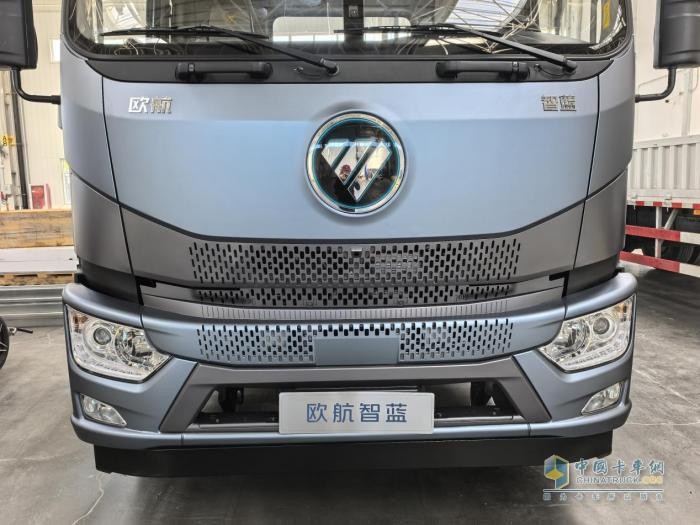 公路“航班”綠色進化 歐航智藍ER純電超卡樹立中卡綠色物流轉型新標桿