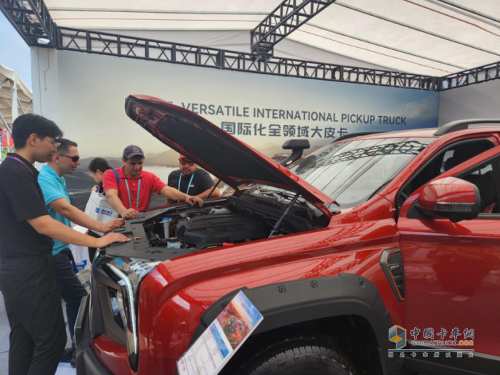 新品齊發(fā)、硬核挑戰(zhàn)、邁向國際 中國重汽輕型汽車的2024年