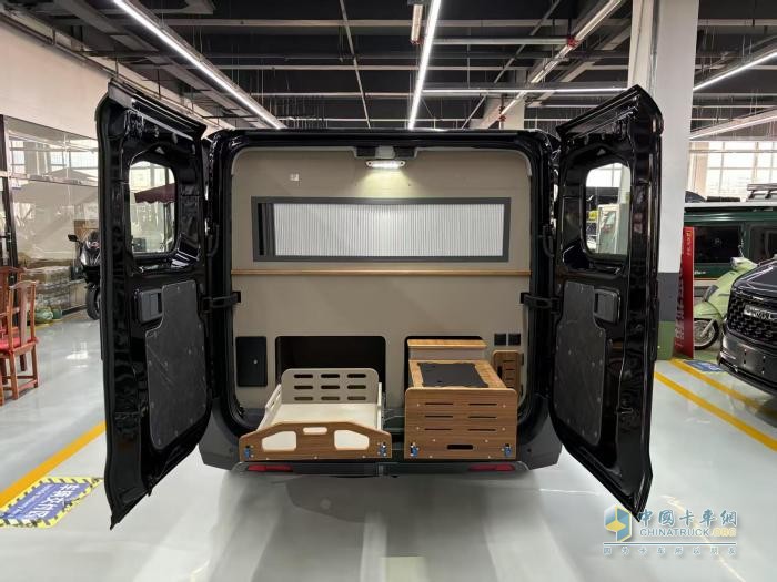 中國重汽輕型汽車即將首秀北京國際房車展，實(shí)力新車搶鮮品鑒