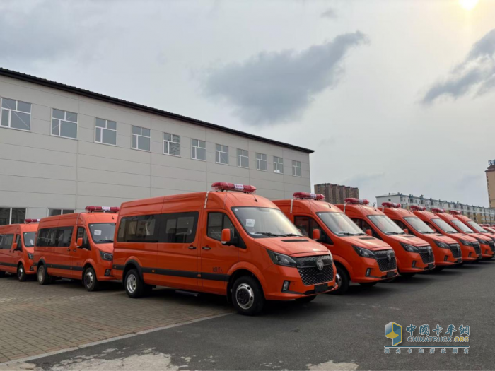 交車！圖雅諾森防運(yùn)兵車開(kāi)啟森林防火新征程