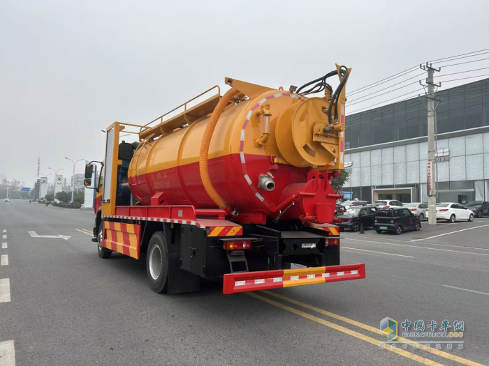 國補(bǔ)至高8.5萬，乘龍M3清洗吸污車市政環(huán)衛(wèi)品質(zhì)可靠之選