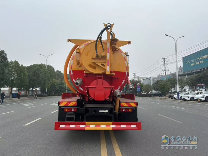 國補(bǔ)至高8.5萬，乘龍M3清洗吸污車市政環(huán)衛(wèi)品質(zhì)可靠之選