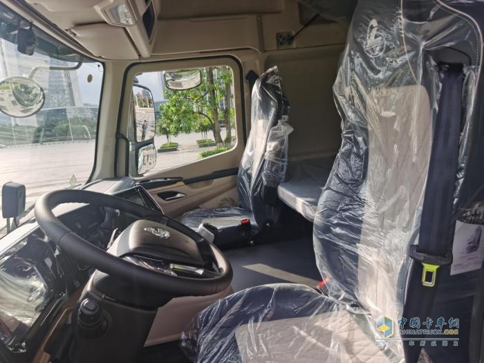 國四置換至高省11萬！乘龍H5V創(chuàng)富版LNG牽引車重磅來襲