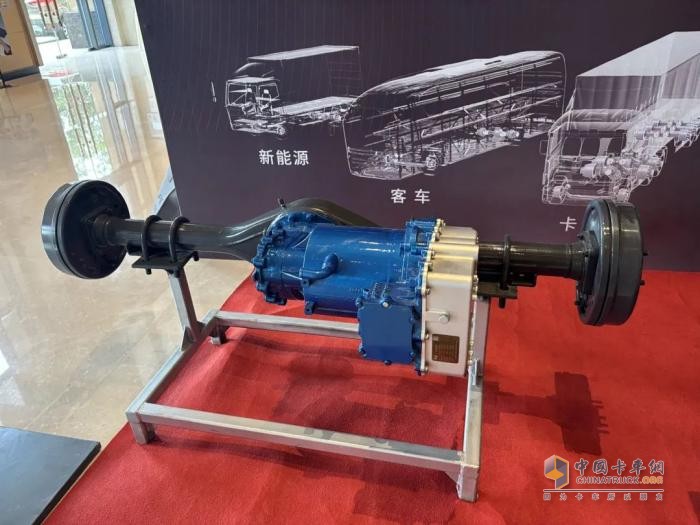 漢德車橋重磅亮相2025重慶智造峰會(huì)！定義可靠、高效、綠色新標(biāo)桿！