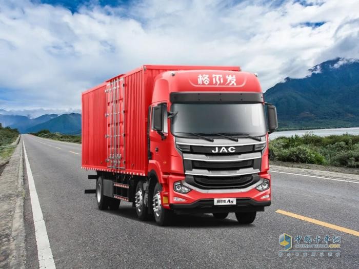 江淮格爾發(fā)A5 6×2載貨車出征，護(hù)航田間到餐桌的鮮活