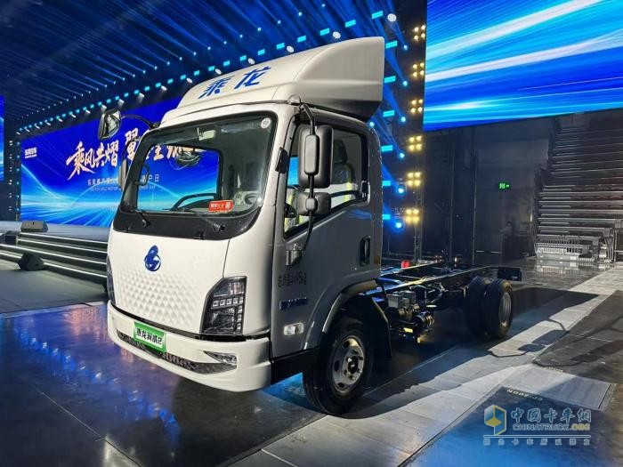 充電快、拉得多、跑得遠(yuǎn)！乘龍翼威2電動(dòng)輕卡太能賺！