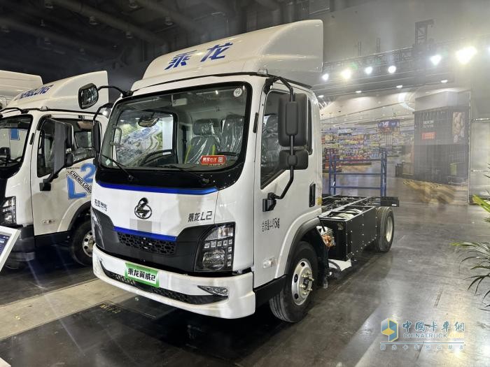 580km高續(xù)航 百公里氣耗≤6.67kg，乘龍翼威2 CNG增程輕卡來襲！
