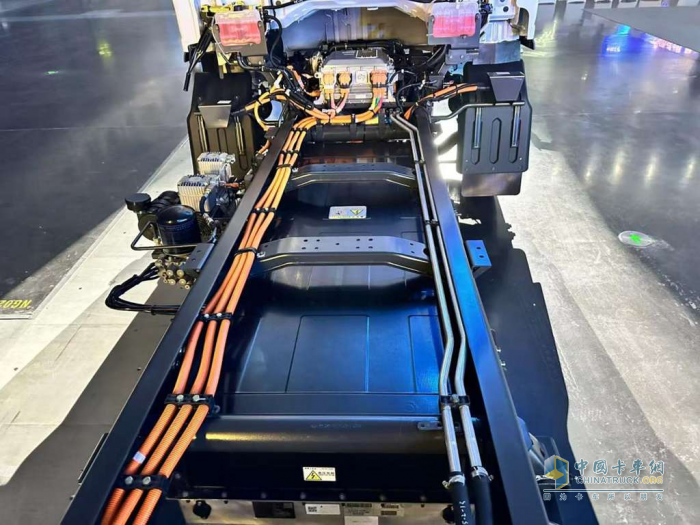 續(xù)航450km！乘龍翼威2大電量輕卡：打破里程焦慮， 拓展你的業(yè)務半徑