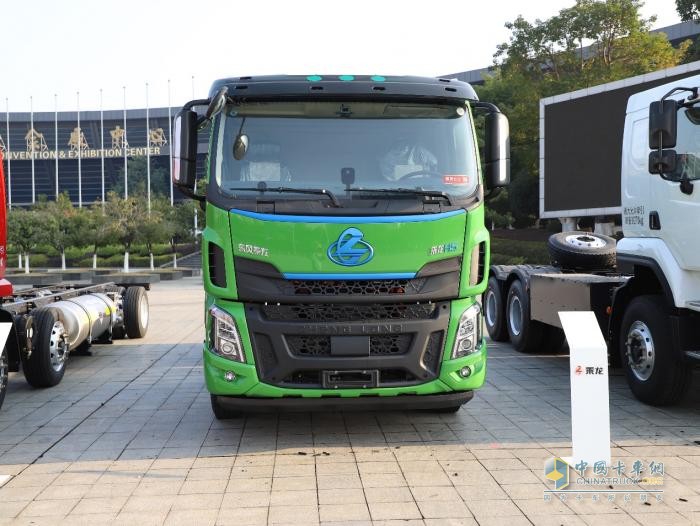646度大電量高效動力鏈加持，乘龍H5純電重卡再升級