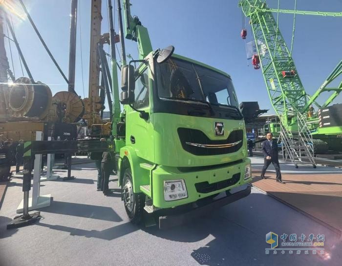 發(fā)力工程機(jī)械，注入綠色動(dòng)能-bauma CHINA 2024上海寶馬展上的微宏“芯”能量