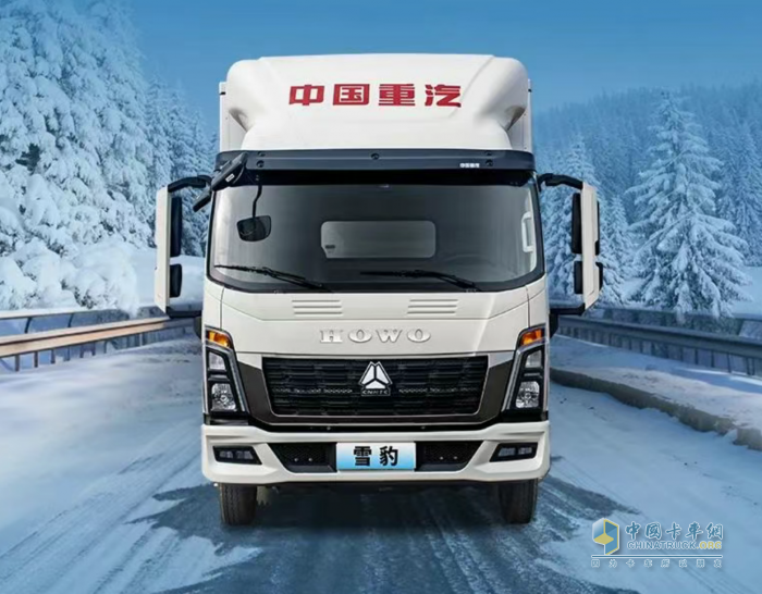 海鮮運(yùn)輸如何穩(wěn)占“鮮機(jī)”？HOWO雪豹冷藏車給出專業(yè)答案！