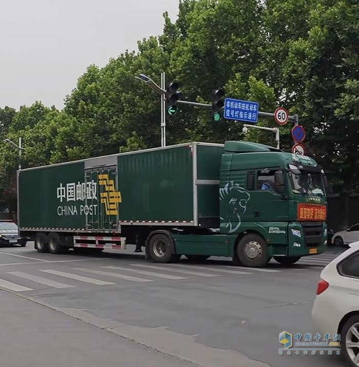 重卡銷量增長(zhǎng)20.3%！中國(guó)重汽奪冠，揭開(kāi)商用車行業(yè)“生存”新法則