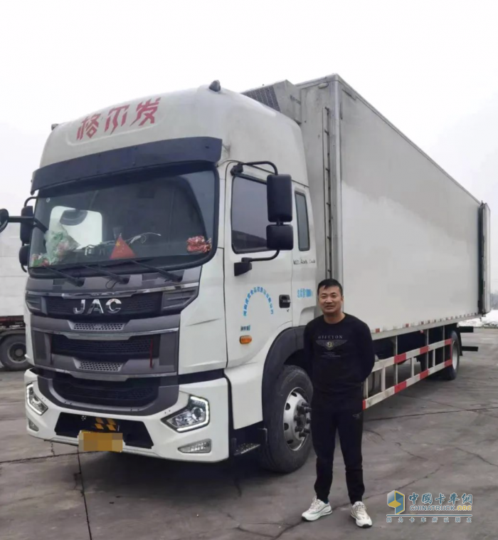 冷鏈生意爆紅火，只因他們都選了格爾發(fā)4×2冷藏車！