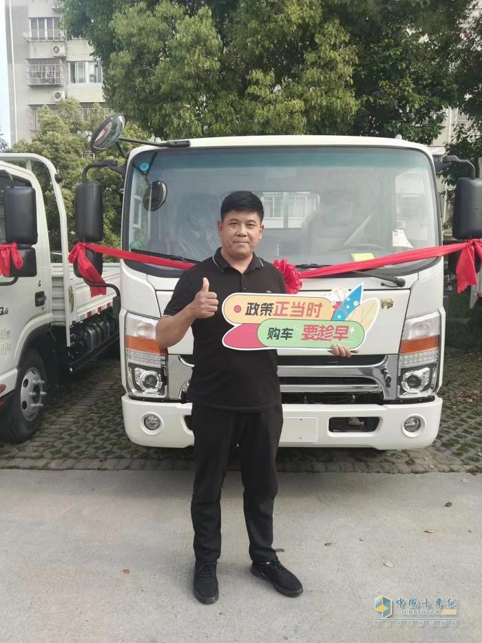 外出打拼30年，選擇江淮1卡帥鈴成立車隊，他成為行業(yè)運輸老大哥