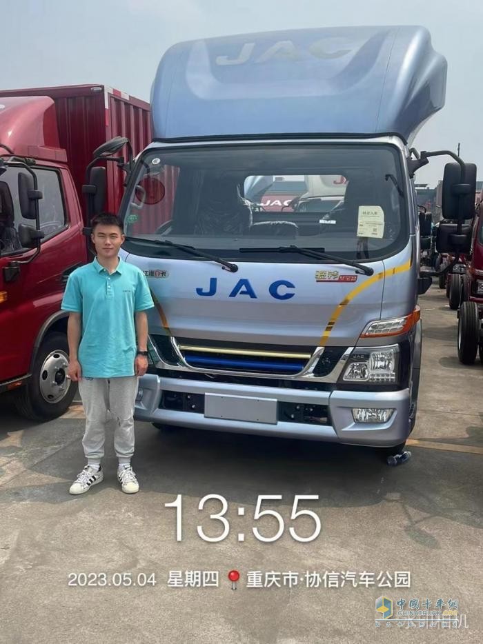 江淮1卡：駿鈴聚寶盆D25車型來襲，“混動雙星”持續(xù)引領(lǐng)行業(yè)