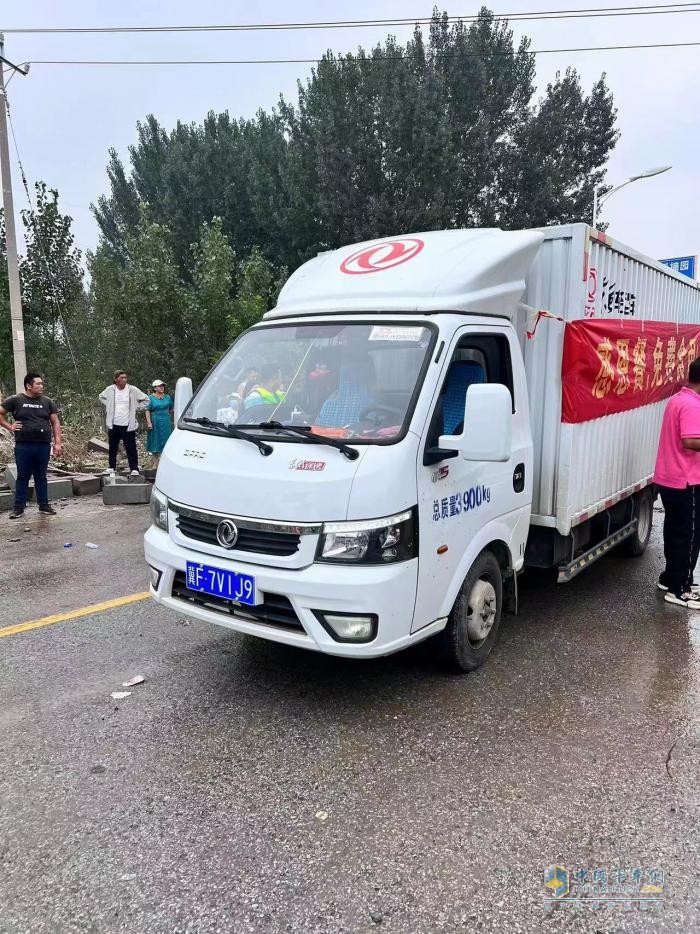 天災(zāi)無情人有情，東風(fēng)途逸李師傅、樊先生挺身而出助力抗洪救災(zāi)